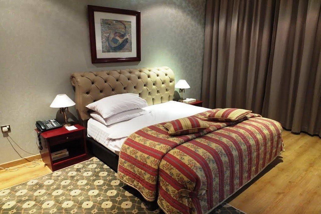 Al Bustan Hotel Doha Exterior photo