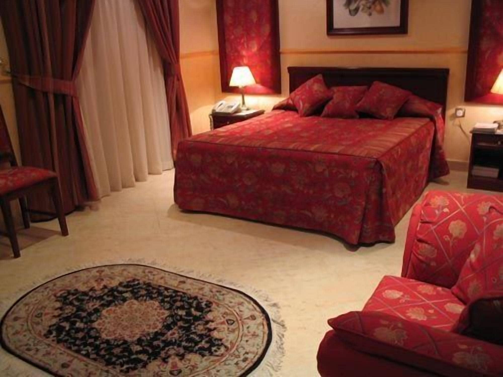 Al Bustan Hotel Doha Exterior photo
