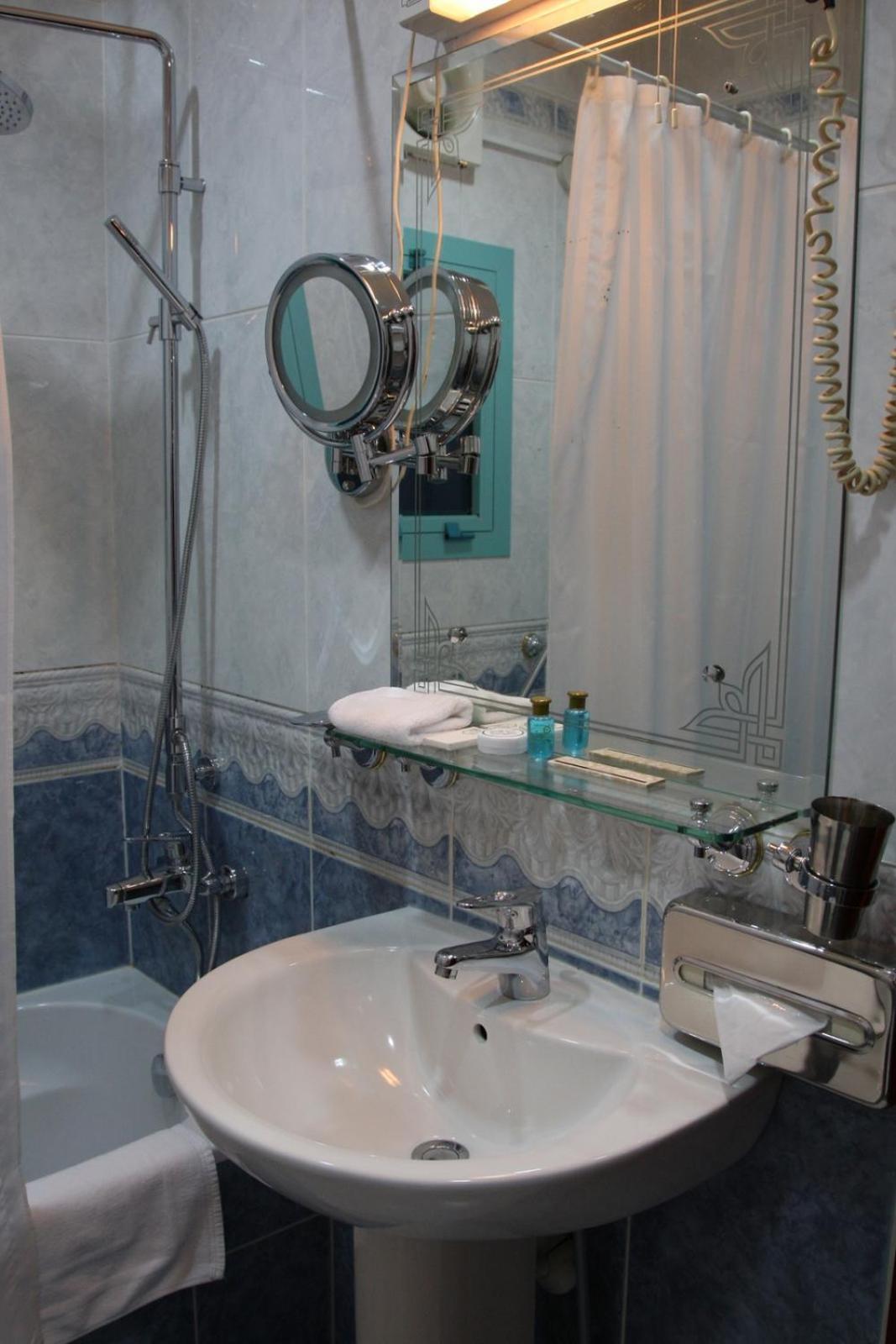 Al Bustan Hotel Doha Exterior photo