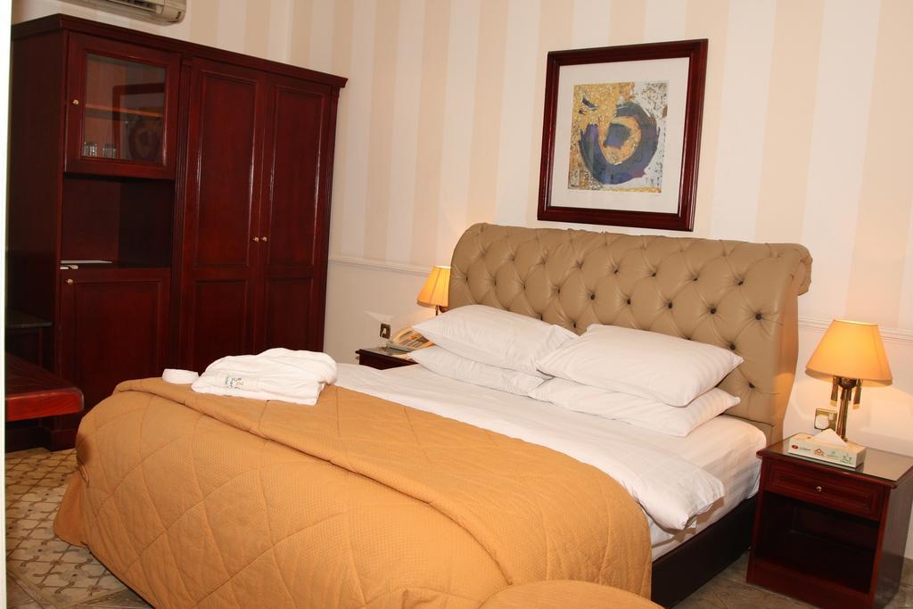 Al Bustan Hotel Doha Exterior photo