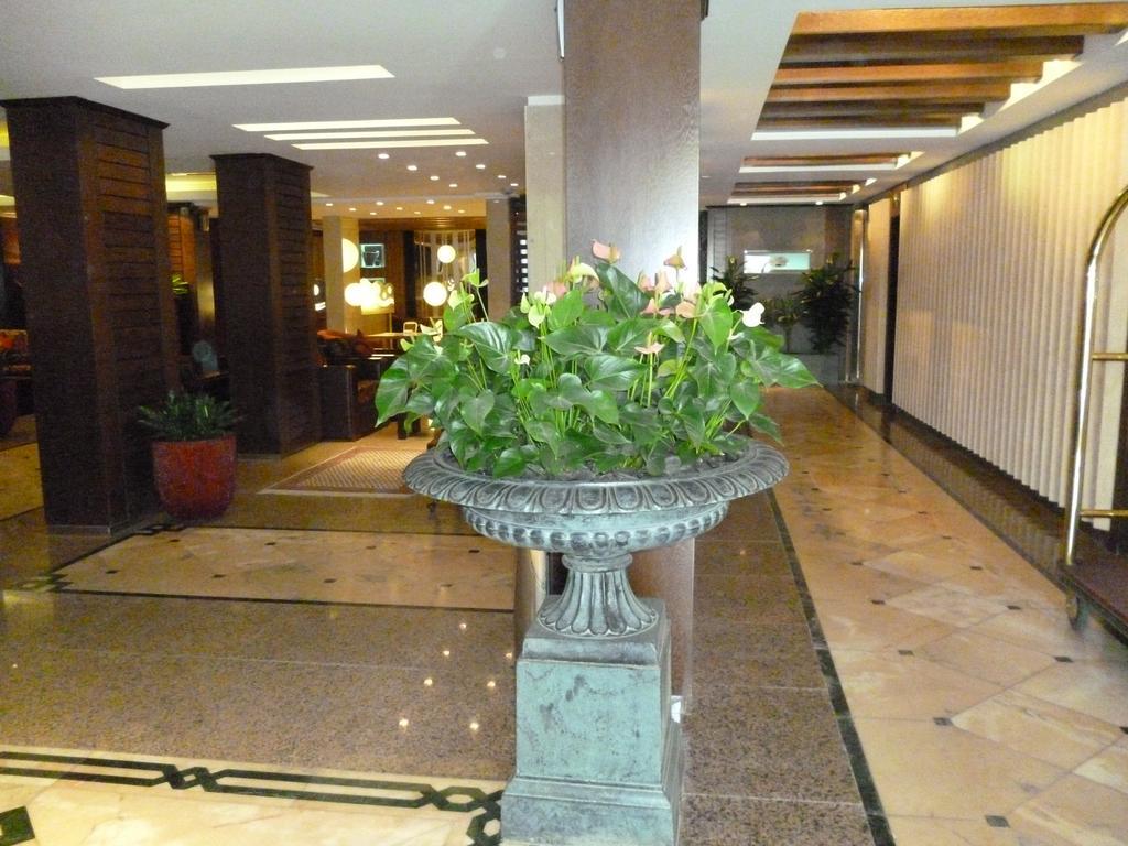 Al Bustan Hotel Doha Exterior photo
